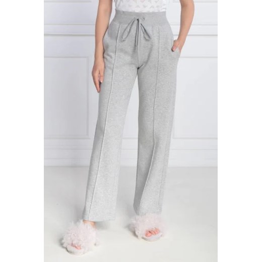 Emporio Armani Spodnie dresowe LOUNGEWEAR | Regular Fit ze sklepu Gomez Fashion Store w kategorii Spodnie damskie - zdjęcie 172987072