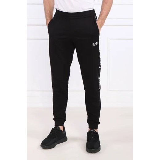 EA7 Spodnie dresowe | Regular Fit ze sklepu Gomez Fashion Store w kategorii Spodnie męskie - zdjęcie 172988750