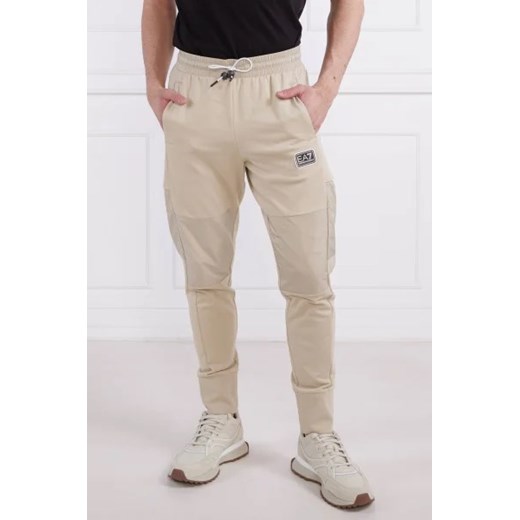 EA7 Spodnie dresowe | Regular Fit ze sklepu Gomez Fashion Store w kategorii Spodnie męskie - zdjęcie 172989661