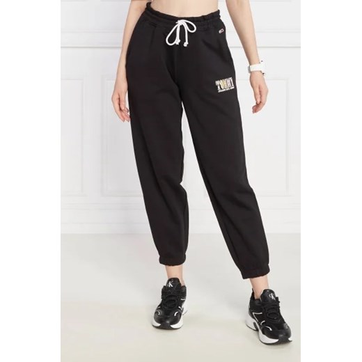 Tommy Jeans Spodnie dresowe TJW TJ LUXE 2 | Regular Fit ze sklepu Gomez Fashion Store w kategorii Spodnie damskie - zdjęcie 172990554
