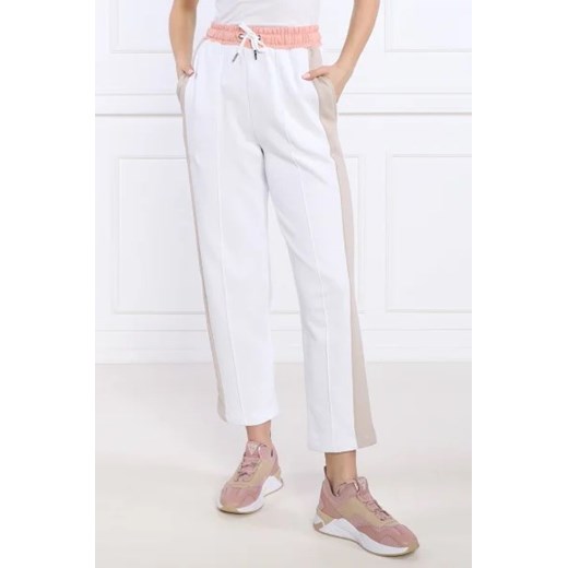 Armani Exchange Spodnie dresowe | Regular Fit ze sklepu Gomez Fashion Store w kategorii Spodnie damskie - zdjęcie 172996360
