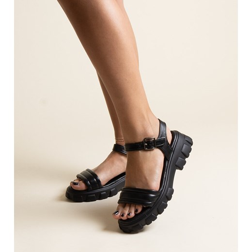 Czarne sandały na masywnej podeszwie Meredi ze sklepu gemre w kategorii Sandały damskie - zdjęcie 173000762