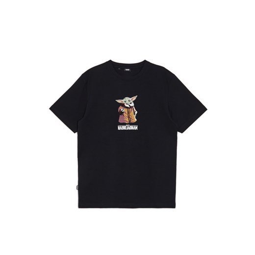 Cropp - Czarna koszulka z Baby Yodą - czarny ze sklepu Cropp w kategorii T-shirty męskie - zdjęcie 173012012