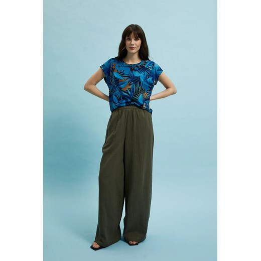 Bluzka z tropiklanym wzorem granatowa 38 Moodo.pl