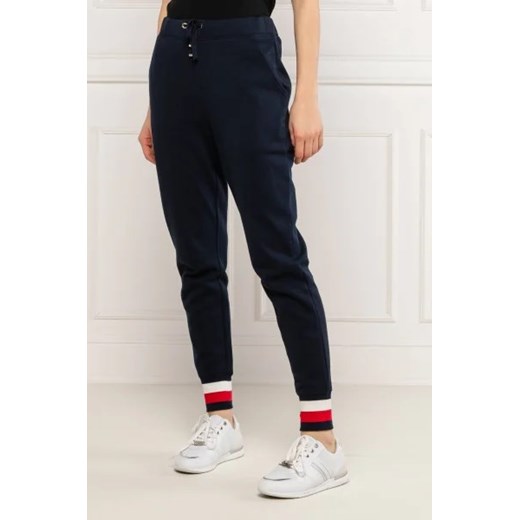 Tommy Hilfiger Spodnie dresowe HERITAGE | Regular Fit ze sklepu Gomez Fashion Store w kategorii Spodnie damskie - zdjęcie 173115330