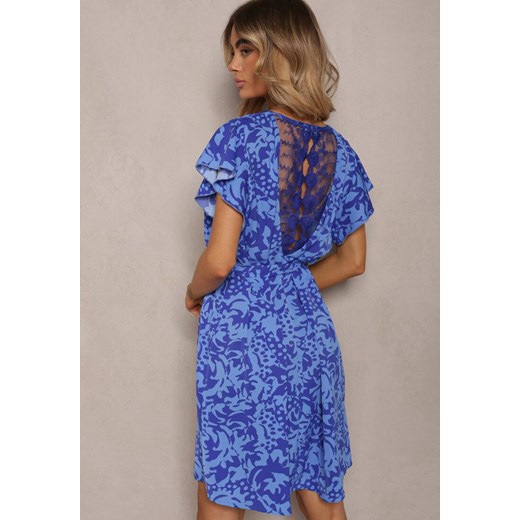Niebieska Pudełkowa Sukienka w Ornamentalny Wzór z Paskiem i Koronkową Wstawką Renee M Renee odzież promocyjna cena
