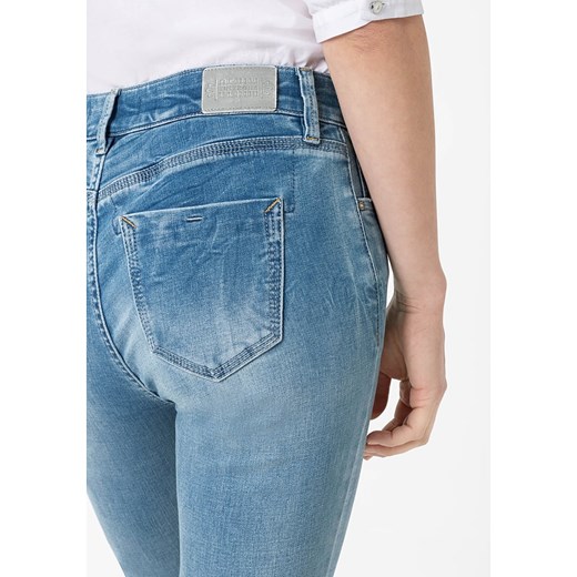 Timezone Dżinsy - Slim fit - w kolorze błękitnym Timezone W30/L28 wyprzedaż Limango Polska