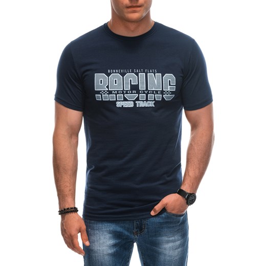 T-shirt męski z nadrukiem 1942S - granatowy ze sklepu Edoti w kategorii T-shirty męskie - zdjęcie 173128043