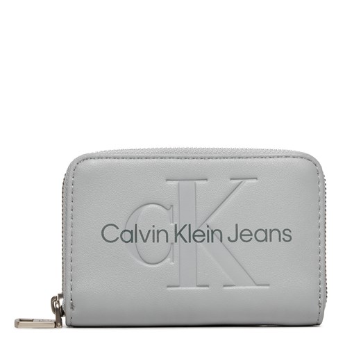 Mały Portfel Damski Calvin Klein Jeans Sculpted Med Zip Around Mono K60K612255 Szary ze sklepu eobuwie.pl w kategorii Portfele damskie - zdjęcie 173137801