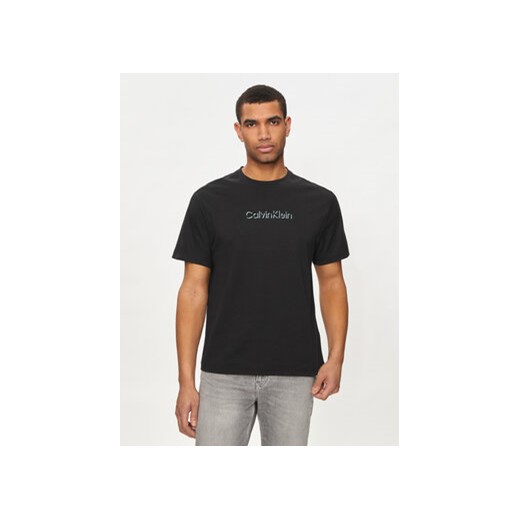 Calvin Klein T-Shirt Shadow Embosed Logo K10K113105 Czarny Regular Fit ze sklepu MODIVO w kategorii T-shirty męskie - zdjęcie 173138702