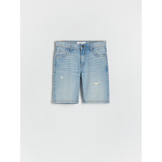Reserved - Jeansowe szorty z przetarciami - niebieski ze sklepu Reserved w kategorii Spodenki chłopięce - zdjęcie 173139924