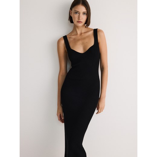 Reserved - Dzianinowa sukienka w prążek z wiskozy - czarny ze sklepu Reserved w kategorii Sukienki - zdjęcie 173154241