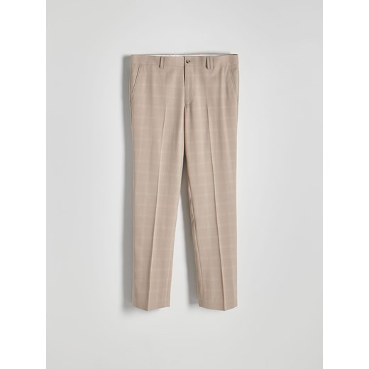 Reserved - Spodnie garniturowe slim fit - beżowy ze sklepu Reserved w kategorii Spodnie męskie - zdjęcie 173154430
