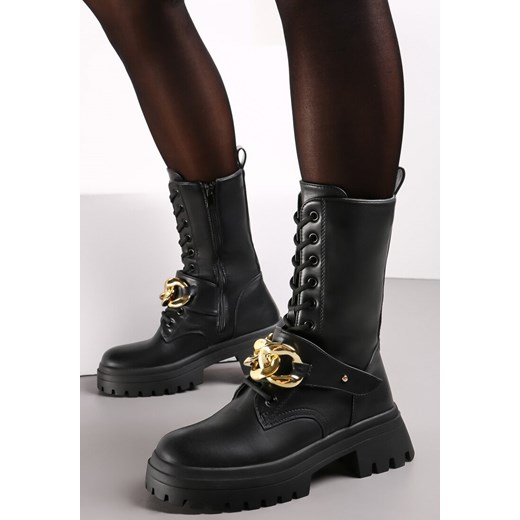 Czarne Botki o Fasonie Wysokich Workerów z Paskiem i Łańcuchem na Grubej Renee 40 renee.pl