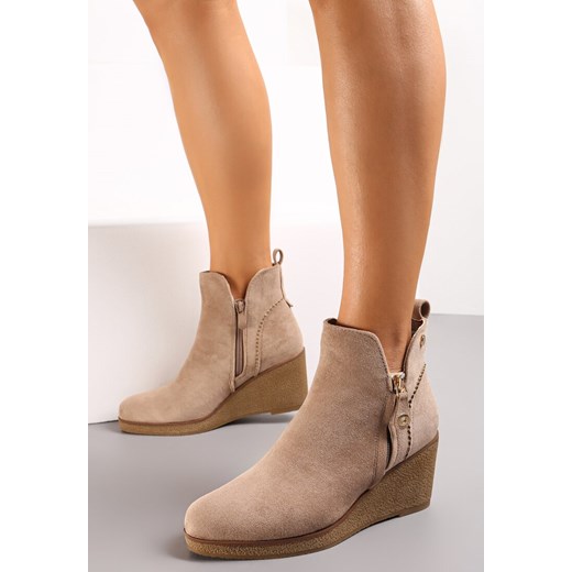 Ciemnobeżowe Botki na Koturnie z Ozdobnym Suwakiem Puiessa Renee 38 renee.pl