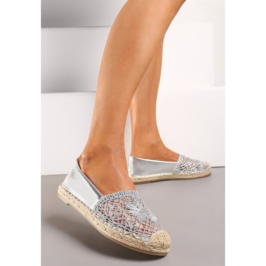 Srebrne Płaskie Espadryle z Ażurową Wstawką na Nosku i Plecioną Podeszwą Rowenas ze sklepu renee.pl w kategorii Espadryle damskie - zdjęcie 173226081