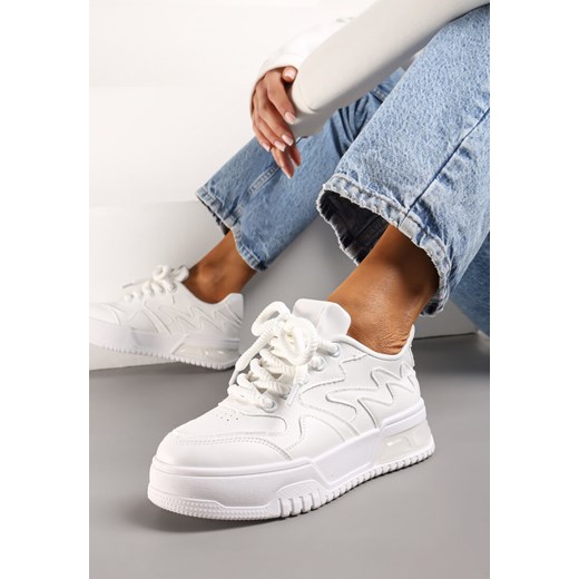 Białe Sneakersy z Szerokimi Sznurowadłami Ozdobione Tłoczeniami i Wstawką przy Podeszwie Ulares ze sklepu renee.pl w kategorii Buty sportowe damskie - zdjęcie 173228310