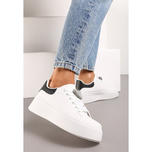 Biało-Czarne Wiązane Casualowe Sneakersy na Platformie z Cyrkoniami i Metalową Aplikacją Illita ze sklepu renee.pl w kategorii Buty sportowe damskie - zdjęcie 173239723