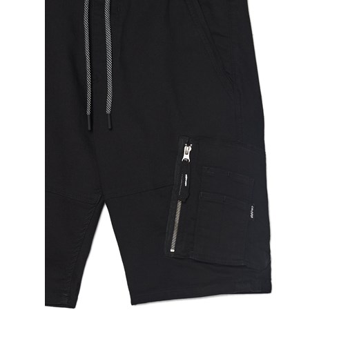 Cropp - Czarne szorty z denimu typu jogger - czarny Cropp 30 Cropp