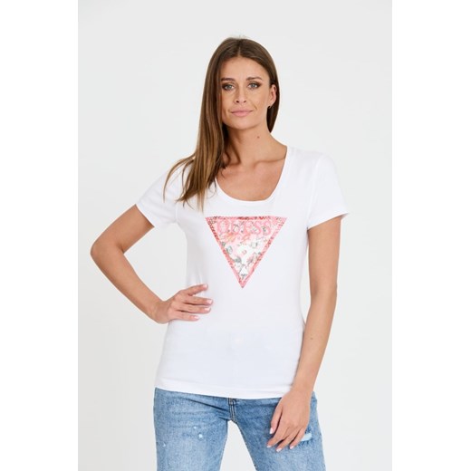 GUESS Biały t-shirt Satin Triangle Tee, Wybierz rozmiar L ze sklepu outfit.pl w kategorii Bluzki damskie - zdjęcie 173281511