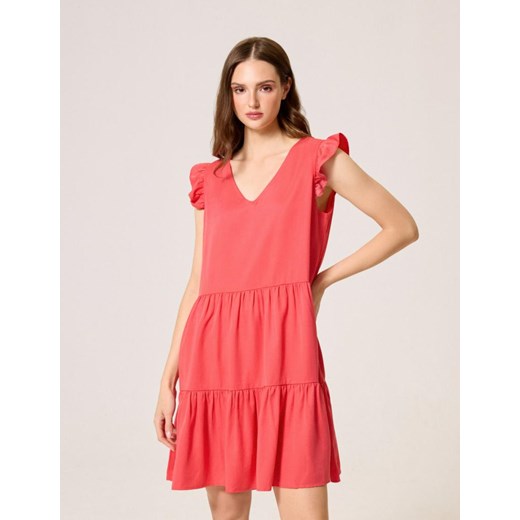 Sukienka czerwona Diverse mini casual z dekoltem w serek
