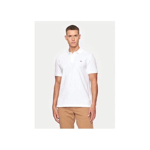 Gant Polo Shield 2220 Biały Slim Fit ze sklepu MODIVO w kategorii T-shirty męskie - zdjęcie 173292912