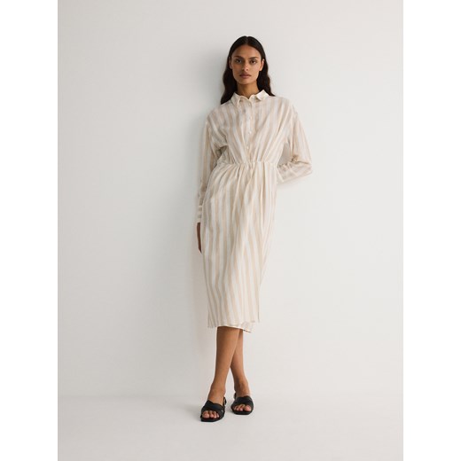 Reserved - Koszulowa sukienka midi z lyocellem - beżowy ze sklepu Reserved w kategorii Sukienki - zdjęcie 173306702