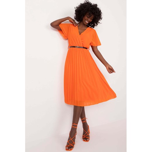 Elegancka plisowana sukienka midi z paskiem- pomarańczowa Italy Moda one size 5.10.15