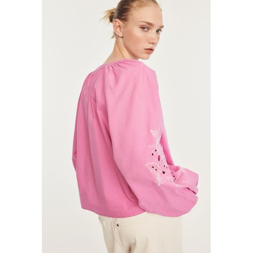 H & M - Wyszywana bluzka z baloniastym rękawem - Różowy ze sklepu H&M w kategorii Bluzki damskie - zdjęcie 173311682