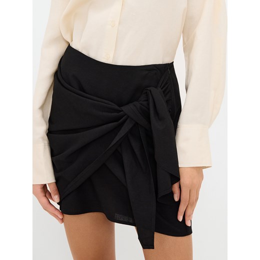 Reserved - Spódnica mini z wiązaniem - czarny ze sklepu Reserved w kategorii Spódnice - zdjęcie 173335491