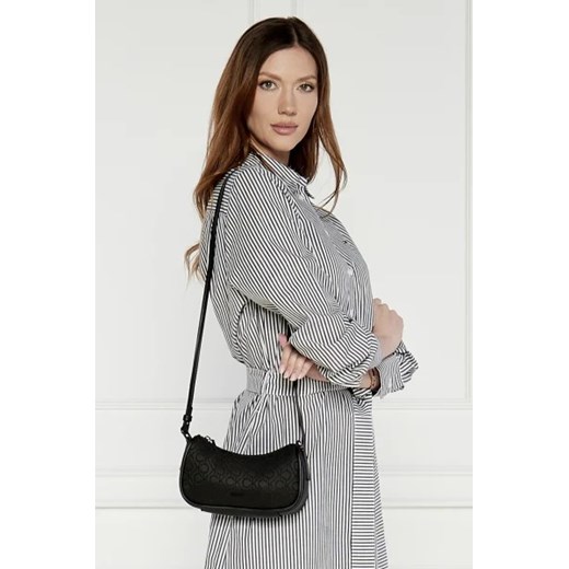 Listonoszka Calvin Klein na ramię czarna