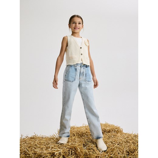 Reserved - Jeansy straight fit z efektem sprania - niebieski ze sklepu Reserved w kategorii Spodnie dziewczęce - zdjęcie 173352692