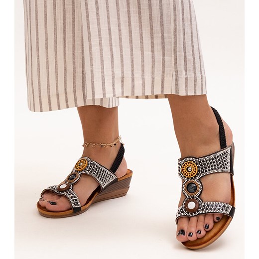 Błyszczące sandały na niskiej koturnie Azeeza ze sklepu gemre w kategorii Sandały damskie - zdjęcie 173354751