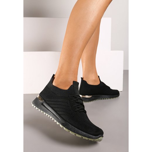 Czarne Buty Sportowe z Siateczkową Cholewką z Metaliczną Wstawką Starlette ze sklepu born2be.pl w kategorii Buty sportowe damskie - zdjęcie 173365343