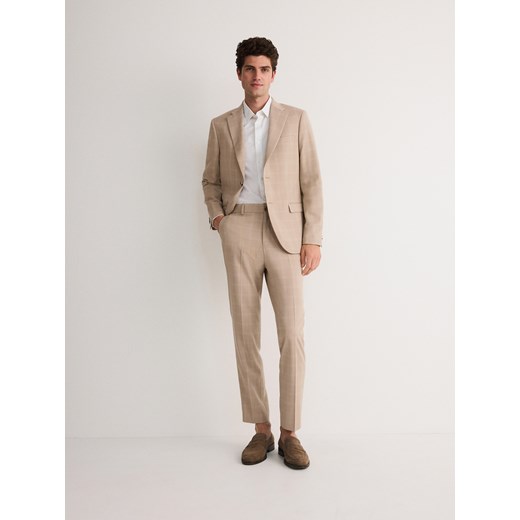 Reserved - Spodnie garniturowe slim fit - beżowy ze sklepu Reserved w kategorii Spodnie męskie - zdjęcie 173412680