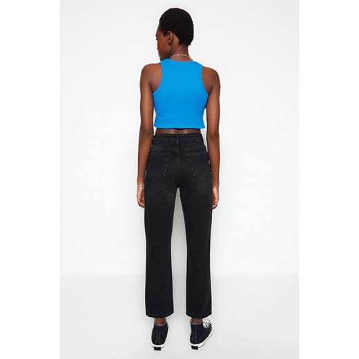 Jeansy damskie Trendyol na wiosnę 