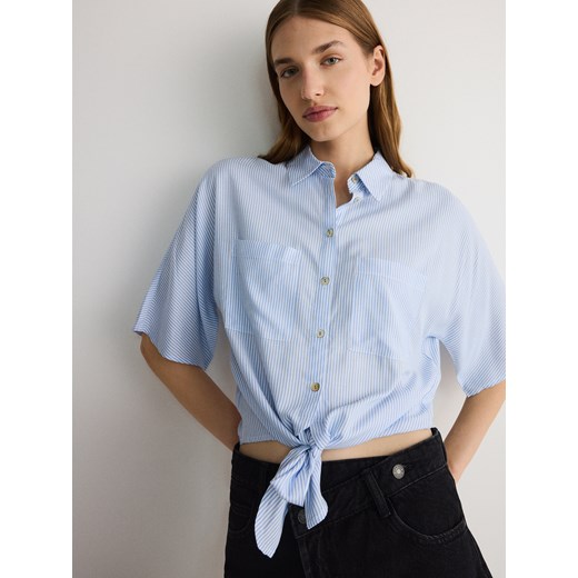 Reserved - Krótka koszula z wiązaniem - jasnoniebieski ze sklepu Reserved w kategorii Koszule damskie - zdjęcie 173443142