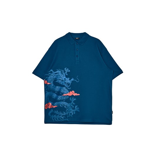 Cropp - Granatowe polo z printem smoka - niebieski ze sklepu Cropp w kategorii T-shirty męskie - zdjęcie 173469030