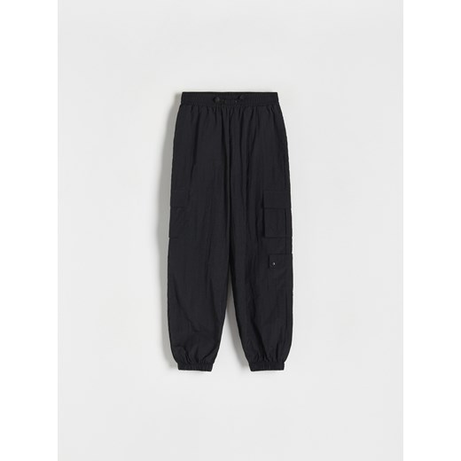 Reserved - Ortalionowe spodnie cargo - czarny ze sklepu Reserved w kategorii Spodnie dziewczęce - zdjęcie 173470813