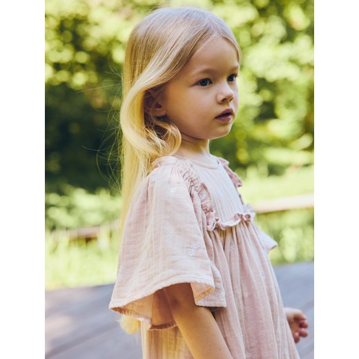 Reserved - Muślinowa sukienka z haftem - brudny róż ze sklepu Reserved w kategorii Sukienki niemowlęce - zdjęcie 173470830