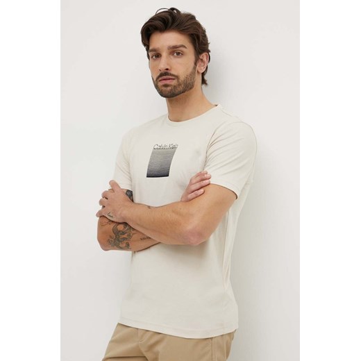 Calvin Klein t-shirt bawełniany męski kolor beżowy z aplikacją K10K113107 ze sklepu ANSWEAR.com w kategorii T-shirty męskie - zdjęcie 173473420