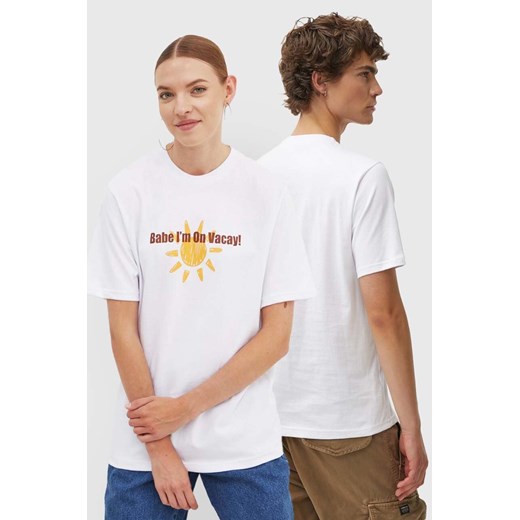 Drivemebikini t-shirt bawełniany On Vacay kolor biały z nadrukiem ze sklepu ANSWEAR.com w kategorii T-shirty męskie - zdjęcie 173478522