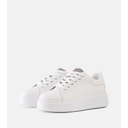 Białe sneakersy z efektownym zdobieniem Asmait ze sklepu gemre w kategorii Buty sportowe damskie - zdjęcie 173508691