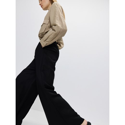 Reserved - Spodnie z lnem - czarny ze sklepu Reserved w kategorii Spodnie damskie - zdjęcie 173511082