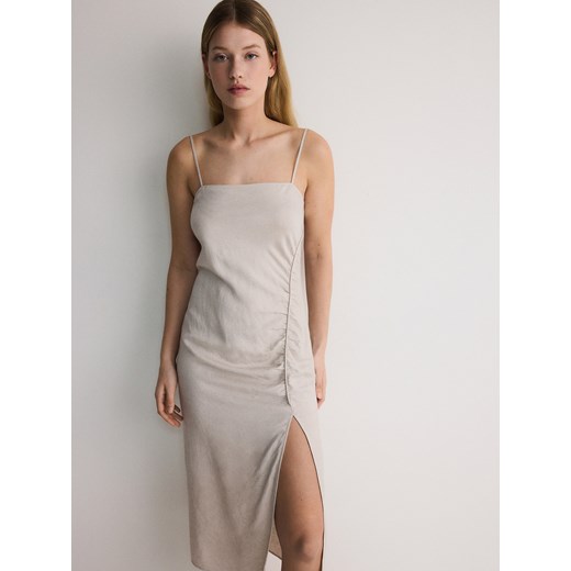 Reserved - Sukienka midi z wiskozą i lnem - beżowy ze sklepu Reserved w kategorii Sukienki - zdjęcie 173511130