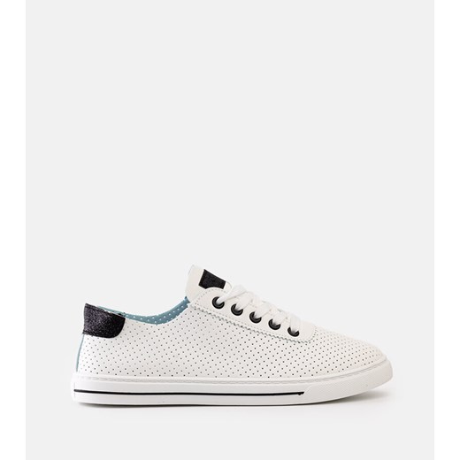 Białe perforowane sneakersy Ruala ze sklepu gemre w kategorii Trampki damskie - zdjęcie 173512832