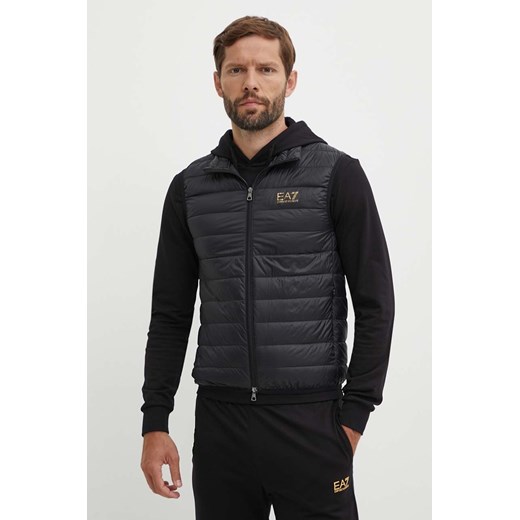 EA7 Emporio Armani bezrękawnik puchowy męski kolor czarny przejściowy PNGPZ.8NPQ06 ze sklepu ANSWEAR.com w kategorii Kamizelki męskie - zdjęcie 173513054