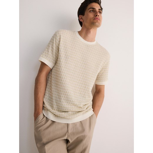 Reserved - Strukturalny t-shirt regular fit - beżowy ze sklepu Reserved w kategorii T-shirty męskie - zdjęcie 173526683