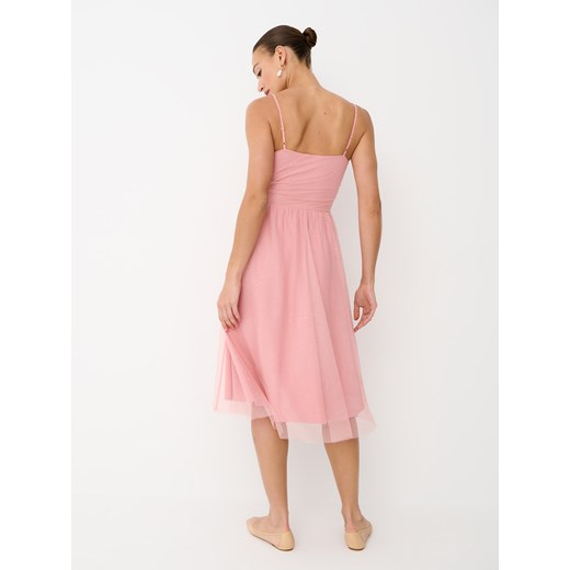 Mohito - Błyszcząca pudrowa sukienka midi - różowy ze sklepu Mohito w kategorii Sukienki - zdjęcie 173535672