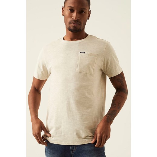 Garcia Koszulka w kolorze beżowym ze sklepu Limango Polska w kategorii T-shirty męskie - zdjęcie 173572933